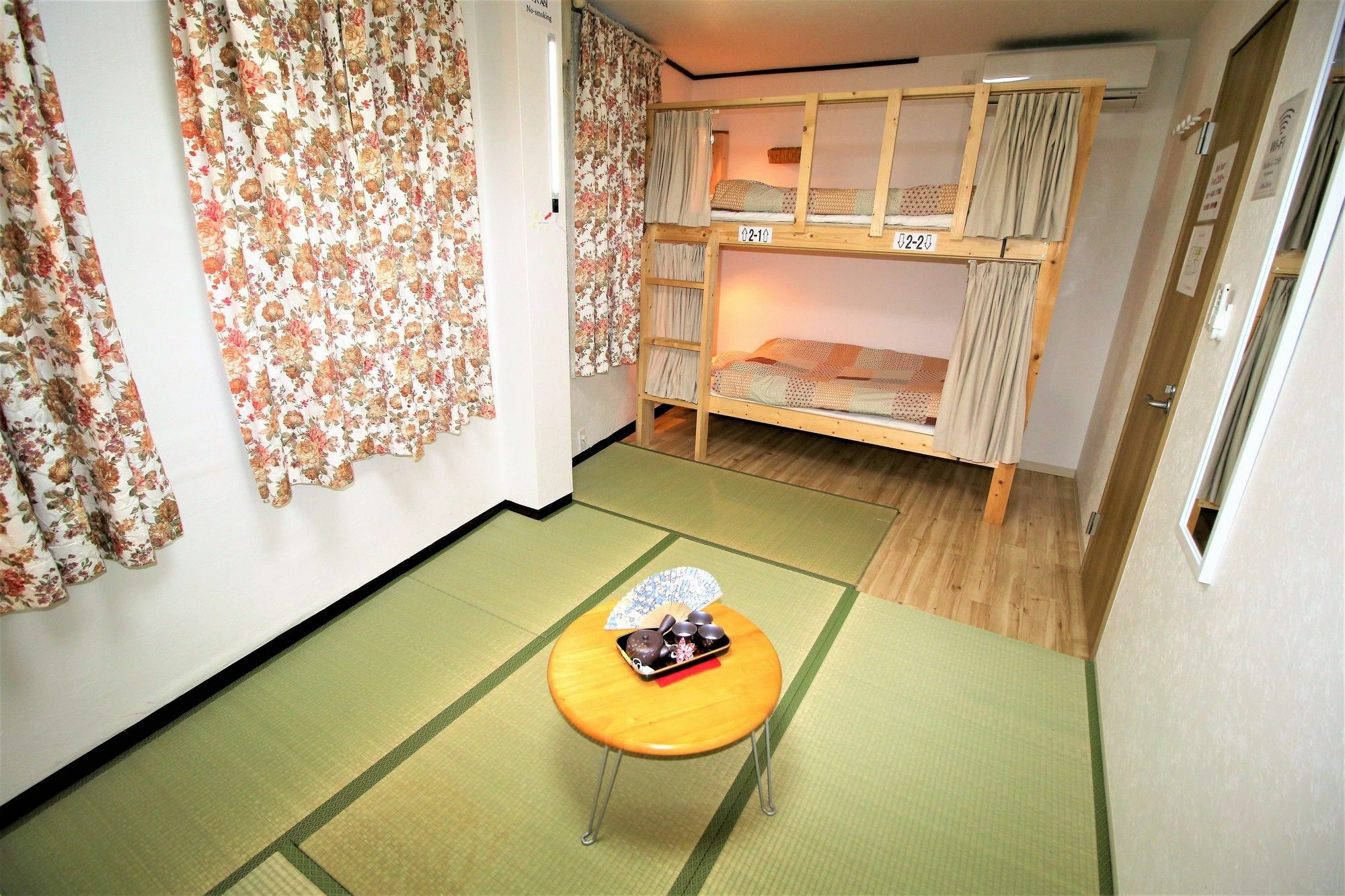 Banana Hammock Hotel Osaka Exterior photo