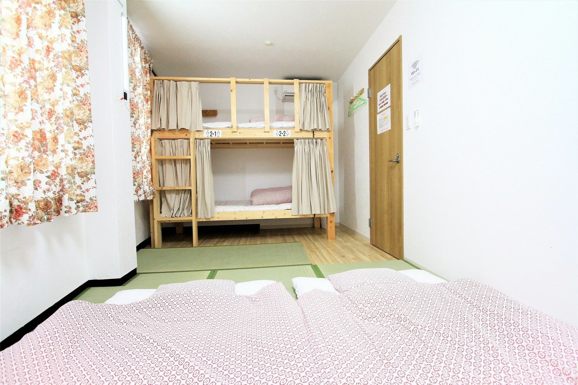 Banana Hammock Hotel Osaka Exterior photo